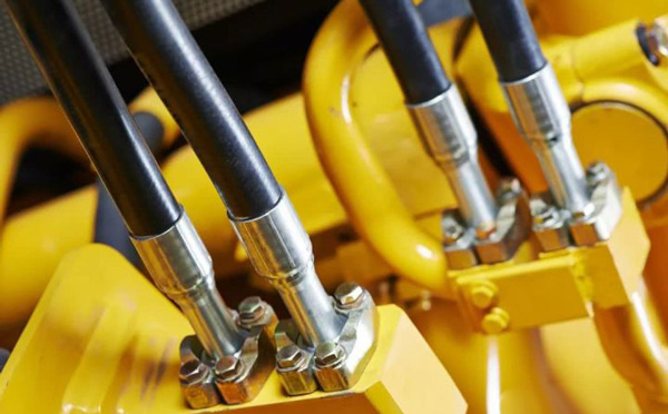 小挖掘机爆管7大原因是什么，如何进行及时补救