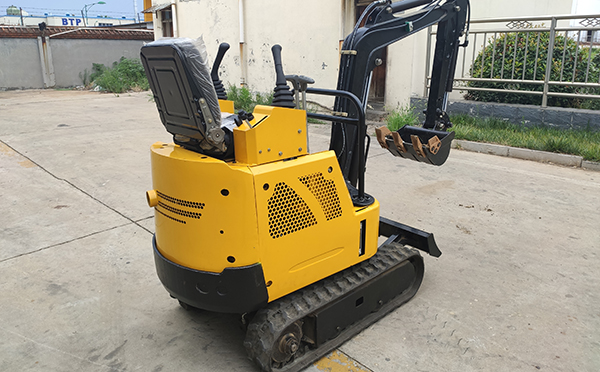 小型挖掘机的维护保养的时间与具体步骤