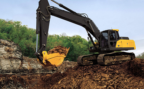 挖掘机故障分析：如何操作才能避免挖掘履带损坏