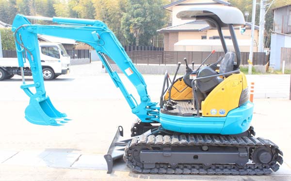 小型挖掘机冷却系统主要零部件的维护与检修