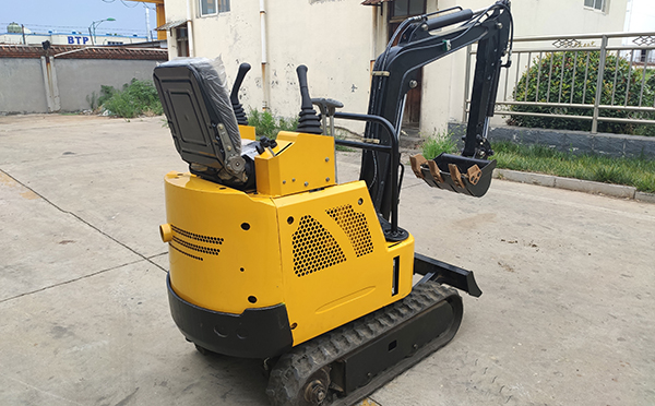 小挖掘机怎样做才能更省油