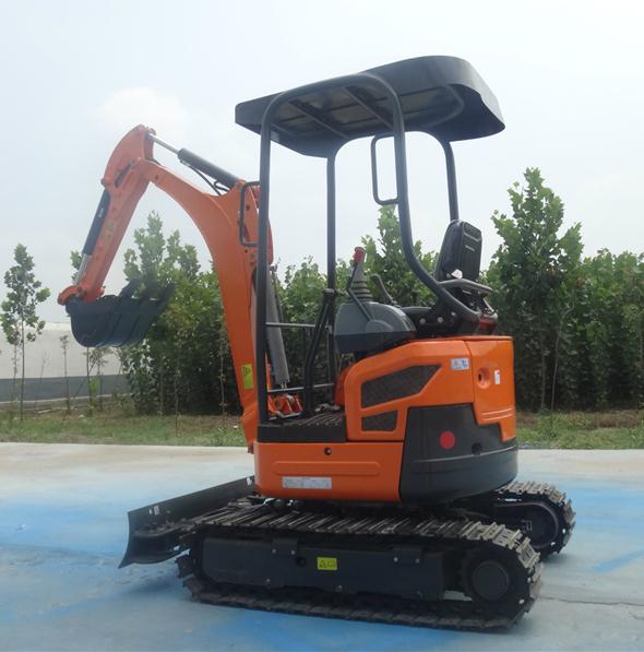 1.8吨高配无尾国产小型挖掘机